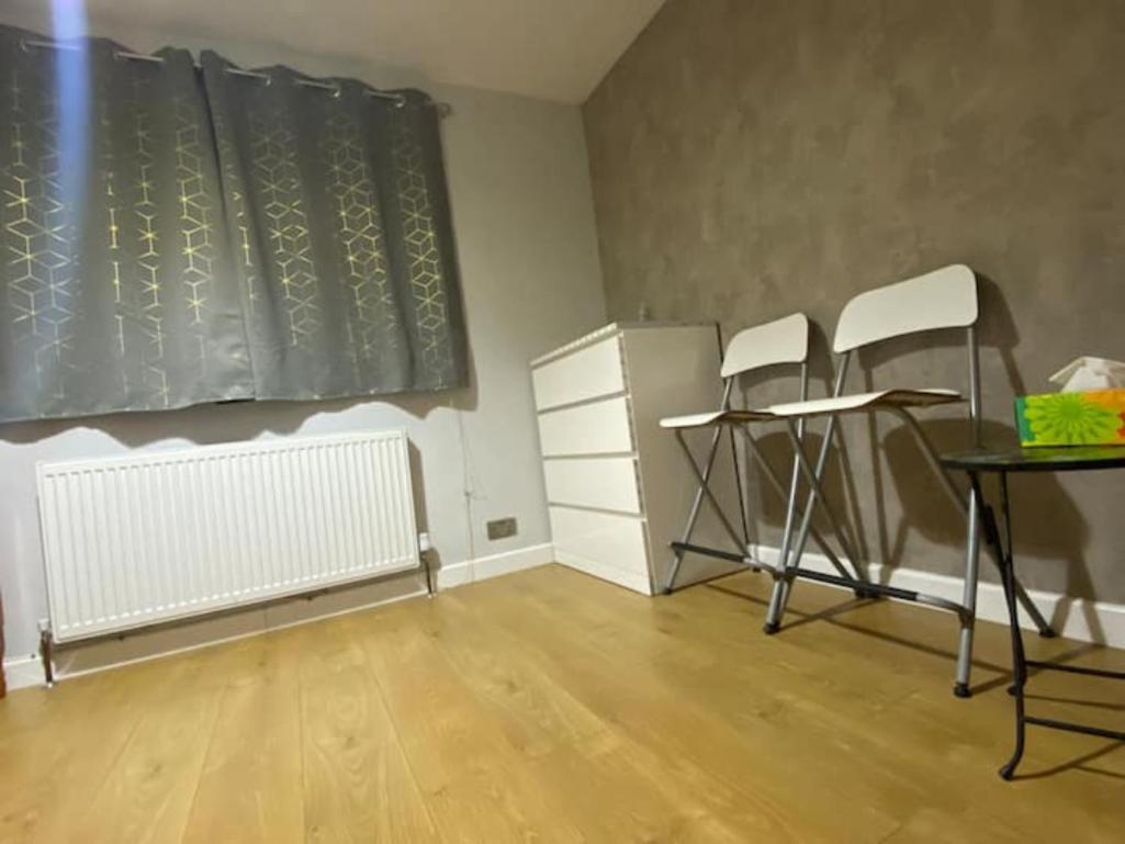Welcome Home Twin Bedroom Near Heathrow Airport, London Yiewsley Kültér fotó